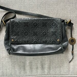 The Sak Crossbody Black Leather Purse Shoulderbag handbag